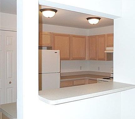 4th image of 2914 Signature Blvd