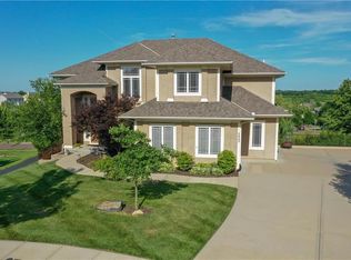 5422 W 164th Pl, Overland Park, KS 66085