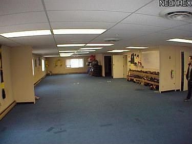 4th image of 31801 Vine St