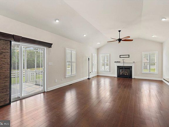 4th image of 27497 Dockside Ct