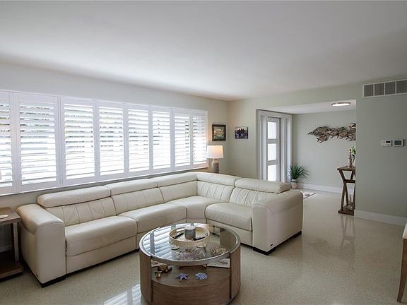 4th image of 4523 CLEARWATER HARBOR DRIVE S
