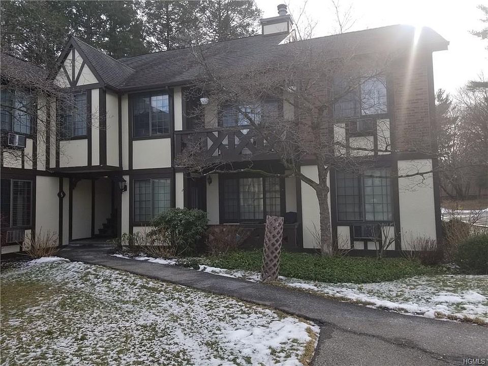 1st image of 5 Foxwood Dr APT 4