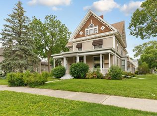 206 6th St NW, Faribault, MN 55021