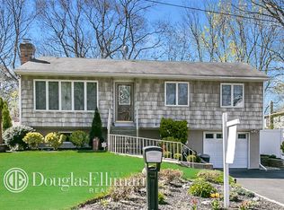20 Maple Pl, Selden, NY 11784