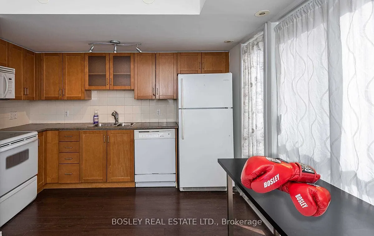 Building Photo - 54 E Liberty St #1007