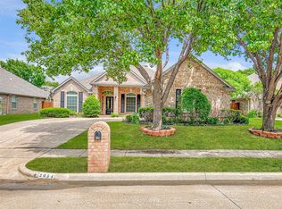 2054 Fair Oaks Cir, Corinth, TX 76210