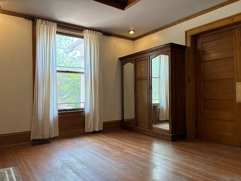 1249 York St #1 — Photo 14