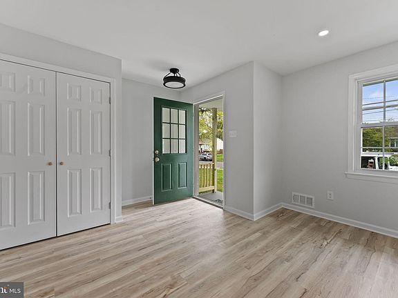 5th image of 14713 Crenshaw Dr