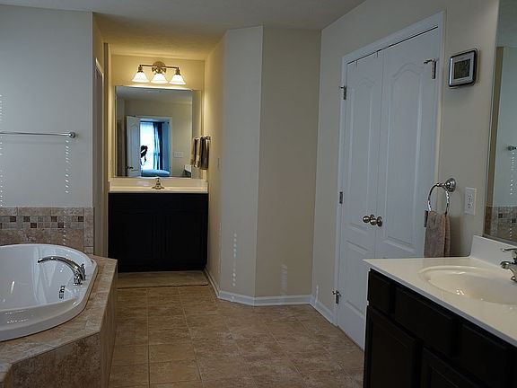4th image of 504 Williams Way Ln