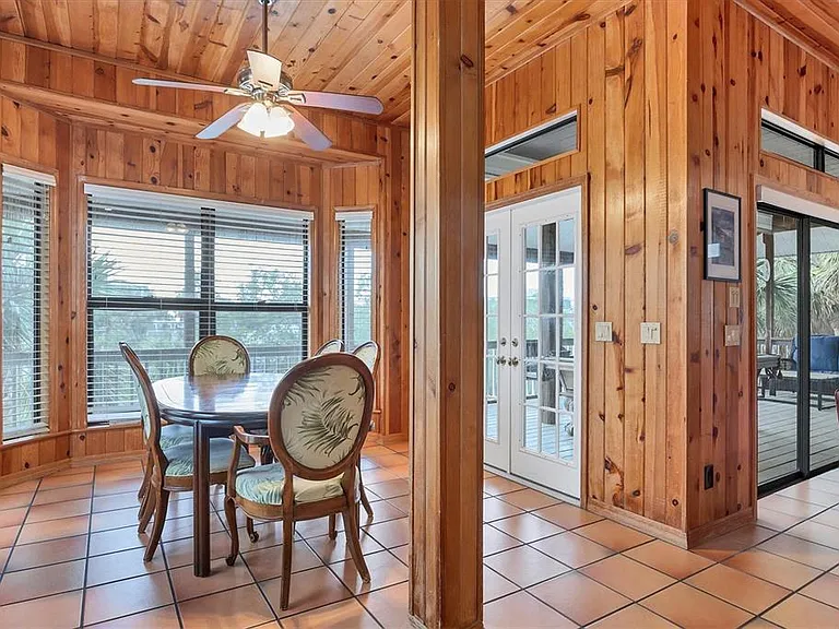 51 Palm Dr — Photo 14