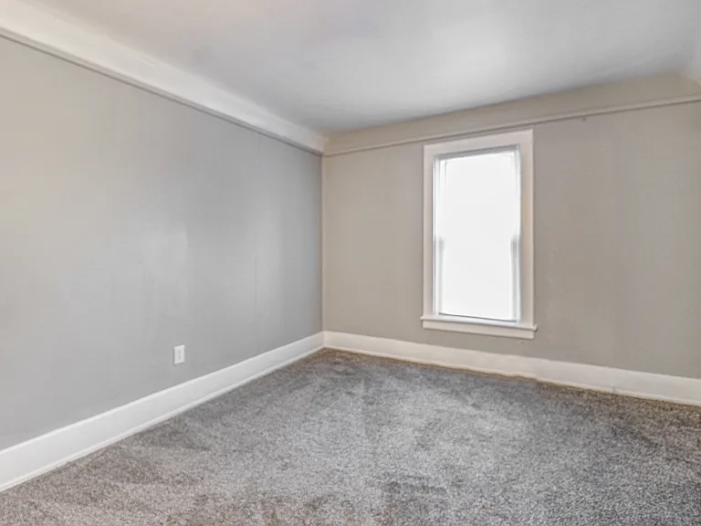 403 Laurel St — Photo 13