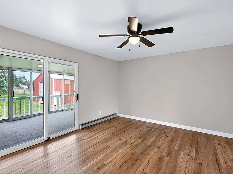 543 W Krepps Rd — Photo 7