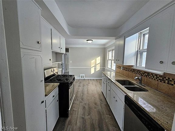5th image of 9516 Alexander Rd