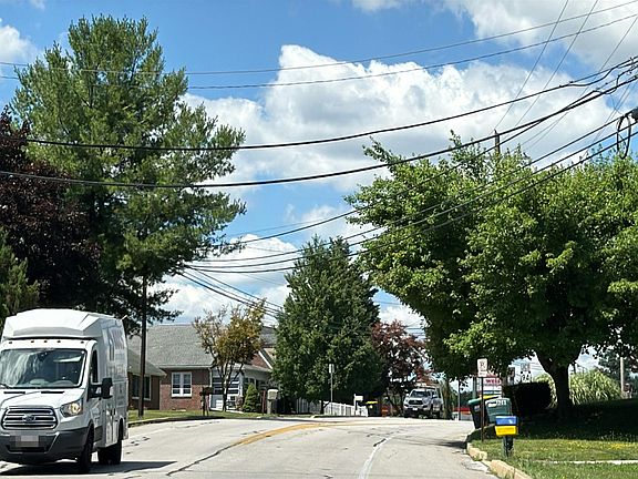 4th image of 3270 Grandview Rd