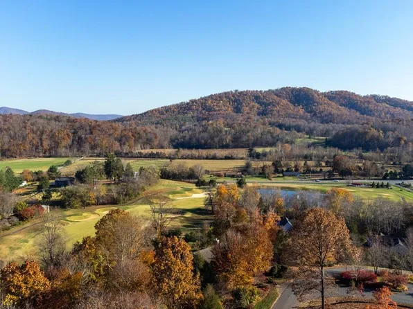 155 High Crest Ln, Nellysford, VA 22958