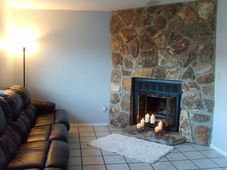 2nd image of 4061 Country Club Dr