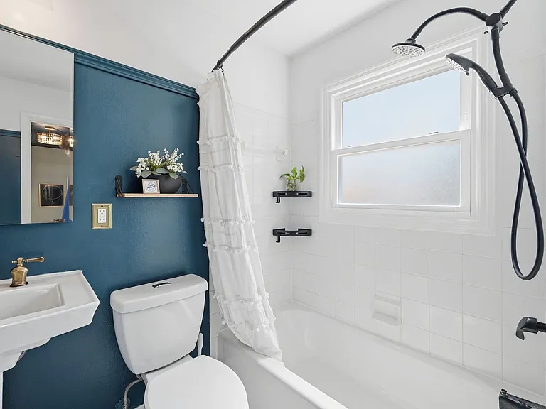 6426 Carriage Dr — Photo 12