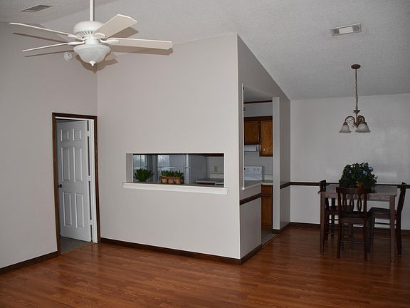 5th image of 8142 Treetop Ln