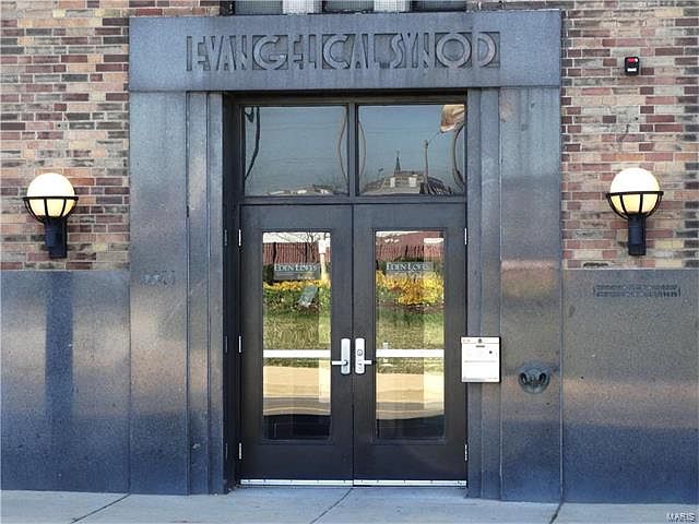 1st image of 1720-1724 Chouteau Ave #309