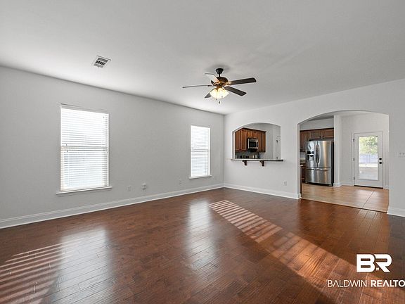 3rd image of 676 Turquoise Dr