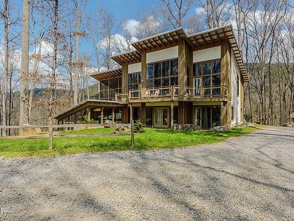 3rd image of 3721 Clabo Mountain Ln
