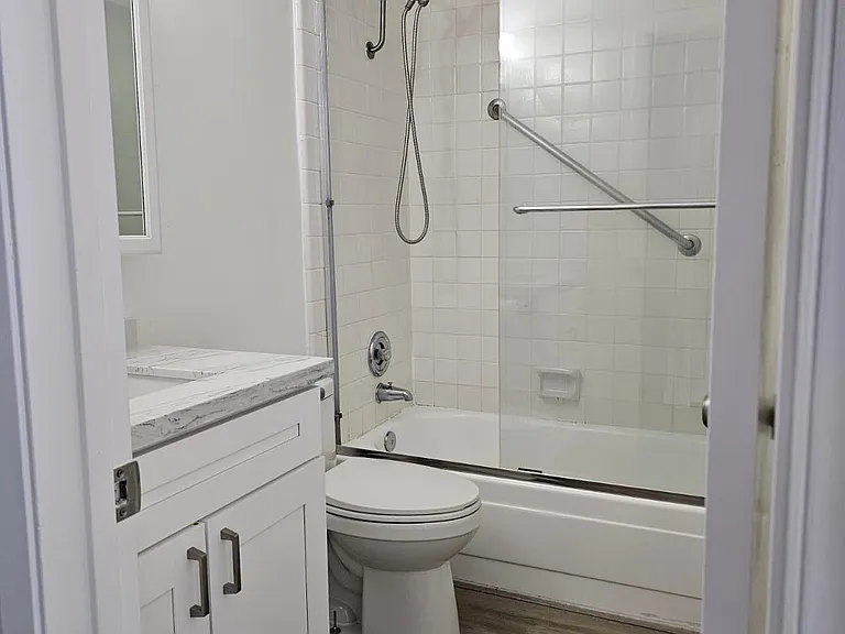 4266 Lamont St #B — Photo 7