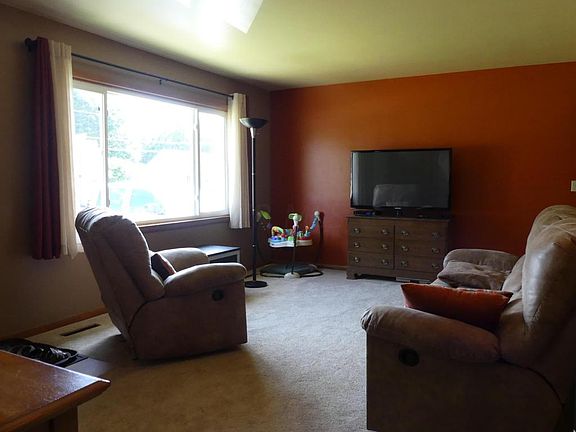 2nd image of 5 Spruce St
