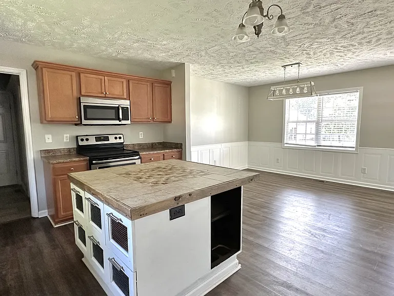 4425 Scenic Pines Dr — Photo 6