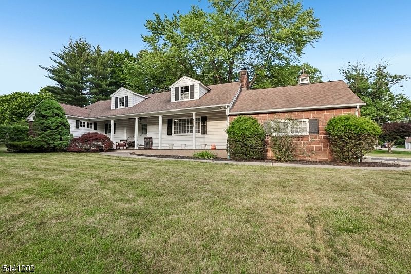 1st image of 14 Saddle River Ro