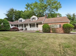 14 Saddle River Ro, Woodcliff Lake Boro, NJ 07677