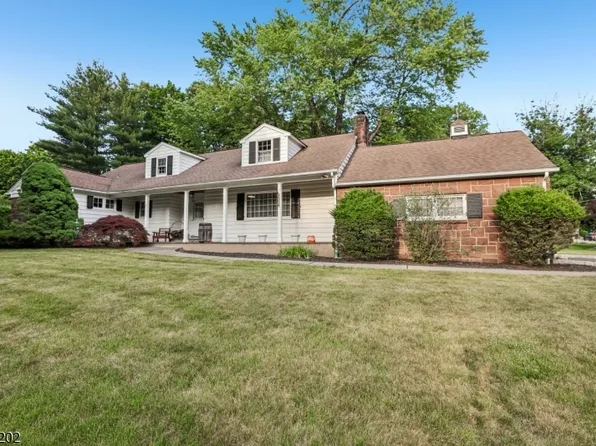 14 Saddle River Ro, Woodcliff Lake Boro, NJ 07677