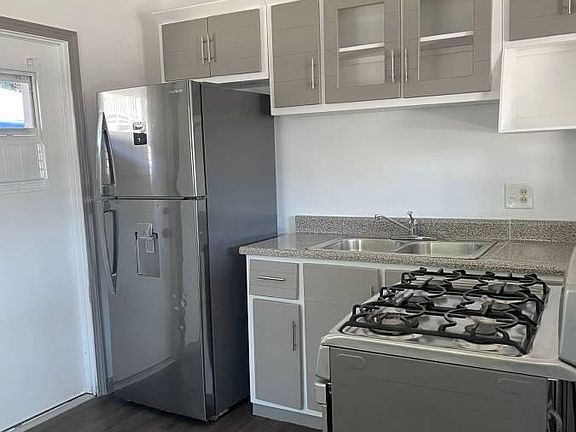 2nd image of 1040 E Grand Ave #7-D