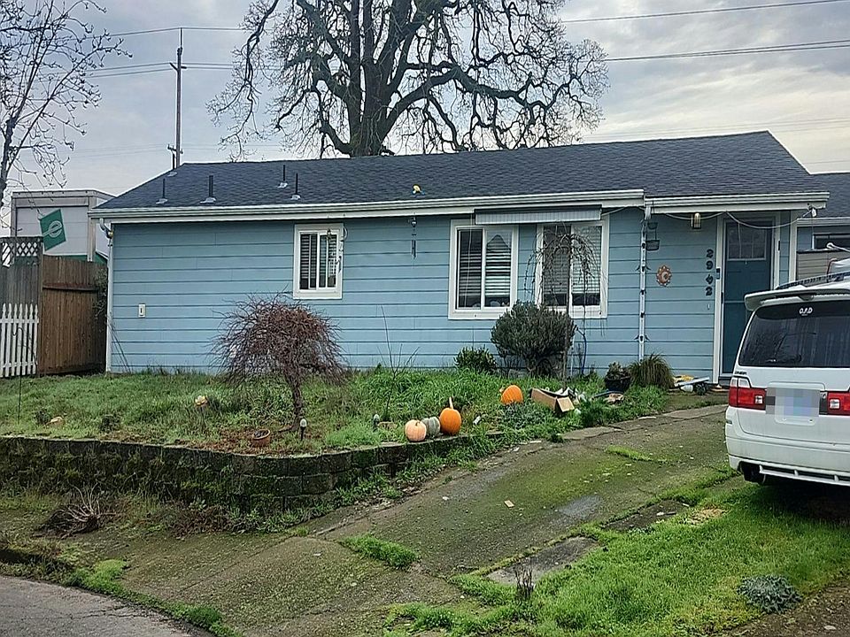 1st image of 2952 Logan Ct NE