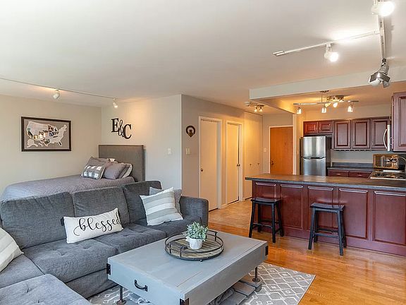 4th image of 211 E Ohio St #2312