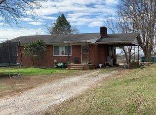 613 Robbinsville Rd, Andrews, NC 28901