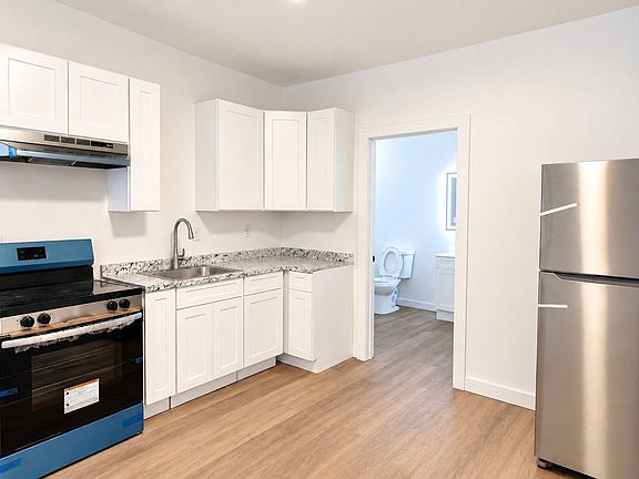 4th image of 51 Main St Unit 8