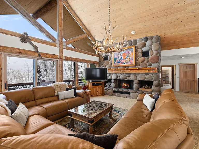 818 Faraway Rd — Photo 10