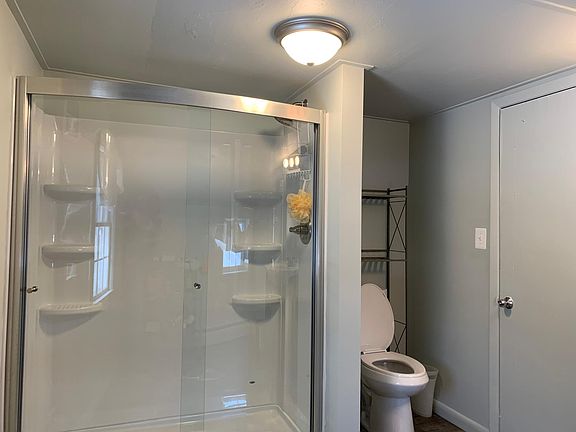 4th image of 31 Montgomery St