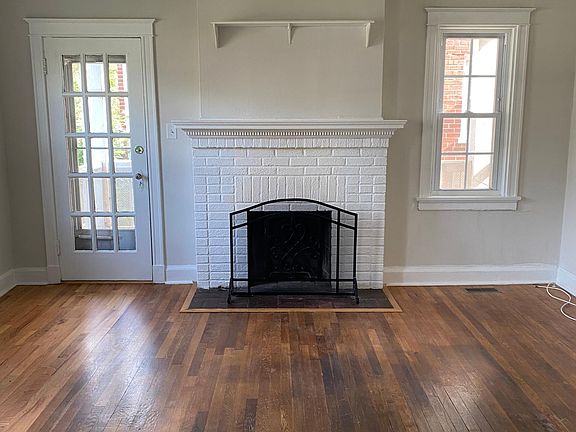 2nd image of 1225 Windsor Ave
