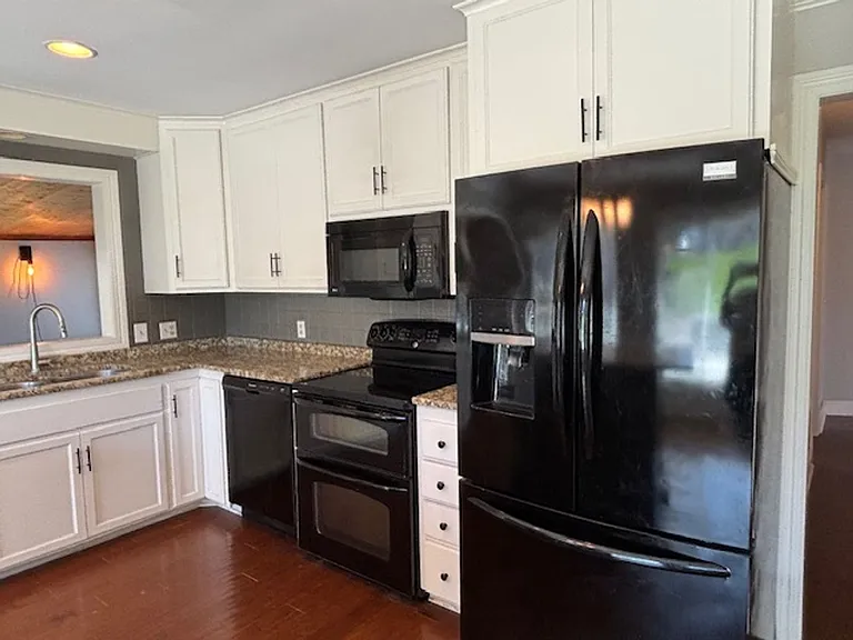 400 Spring St — Photo 18
