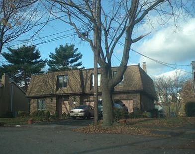2nd image of 16 Thanksgiving Ln