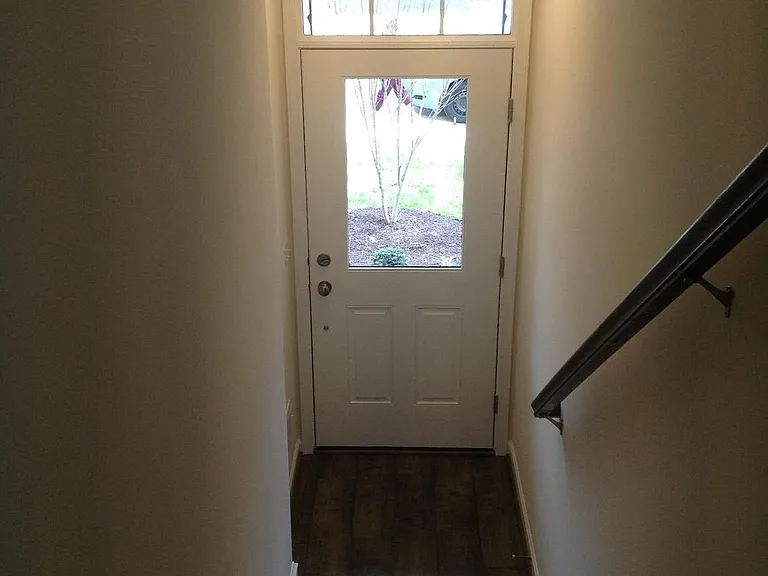 204 Upper Brook Ter — Photo 4