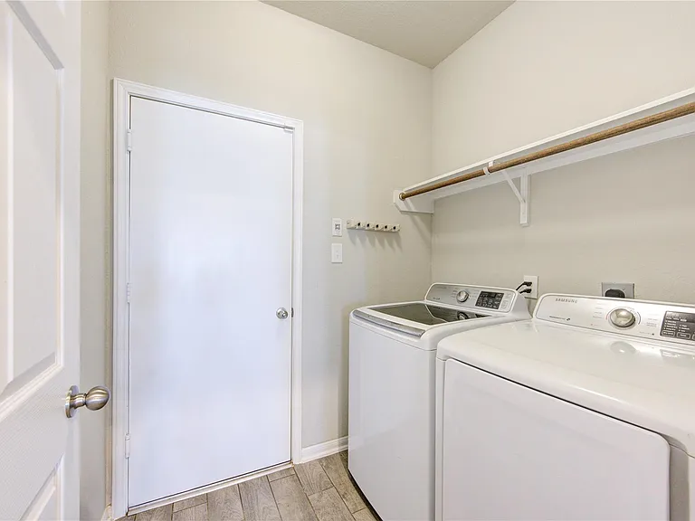 5439 Rustic Ruby Dr — Photo 37