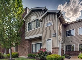 1023 N Spoede Rd, Saint Louis, MO 63146