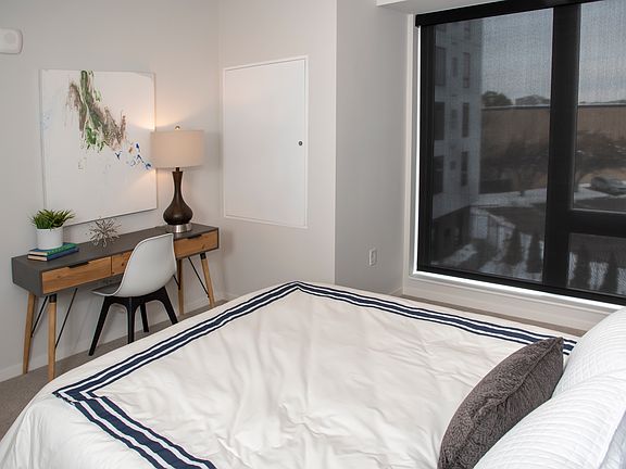 5th image of 1020 3rd St N #1B-1Ba-618Sqft