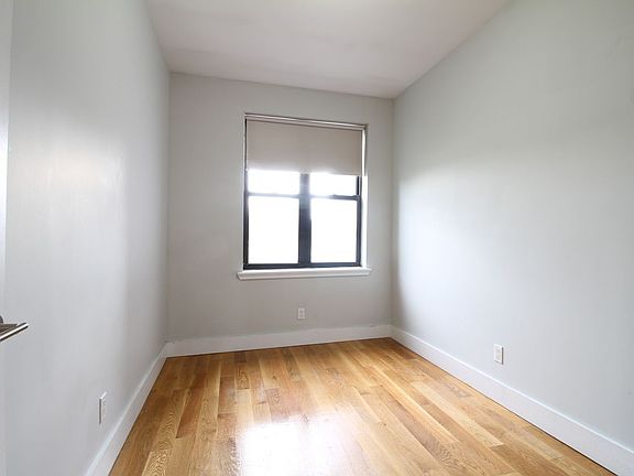 3rd image of 188 Noll St APT 5