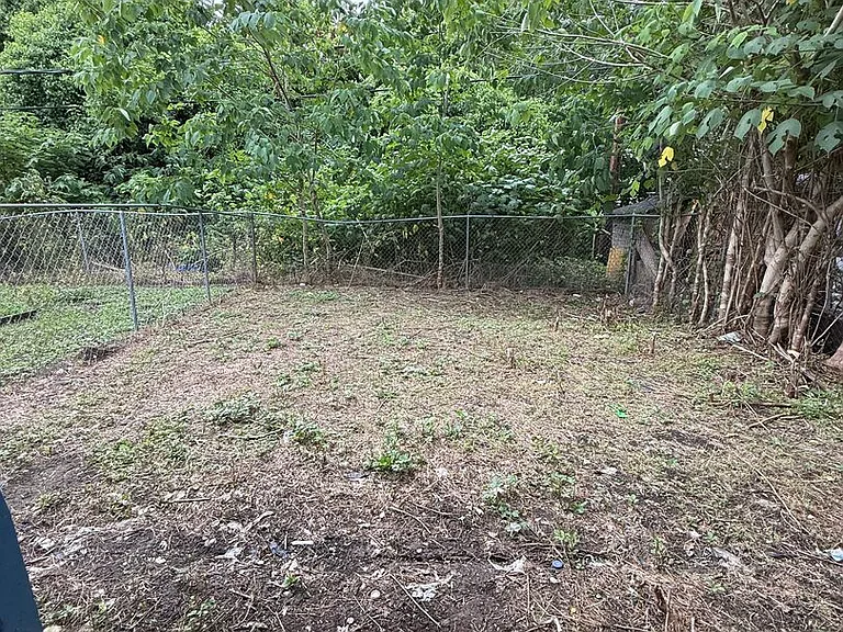 2010-2012 Helm Dr — Photo 2