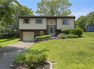 119 Summit Ridge Dr, Bridgeville, PA 15017