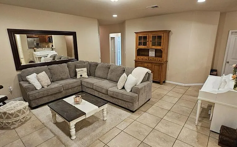 605 Carly Ann Ln — Photo 3