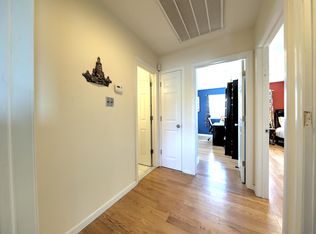 10 Marie Ct, Hicksville, NY 11801